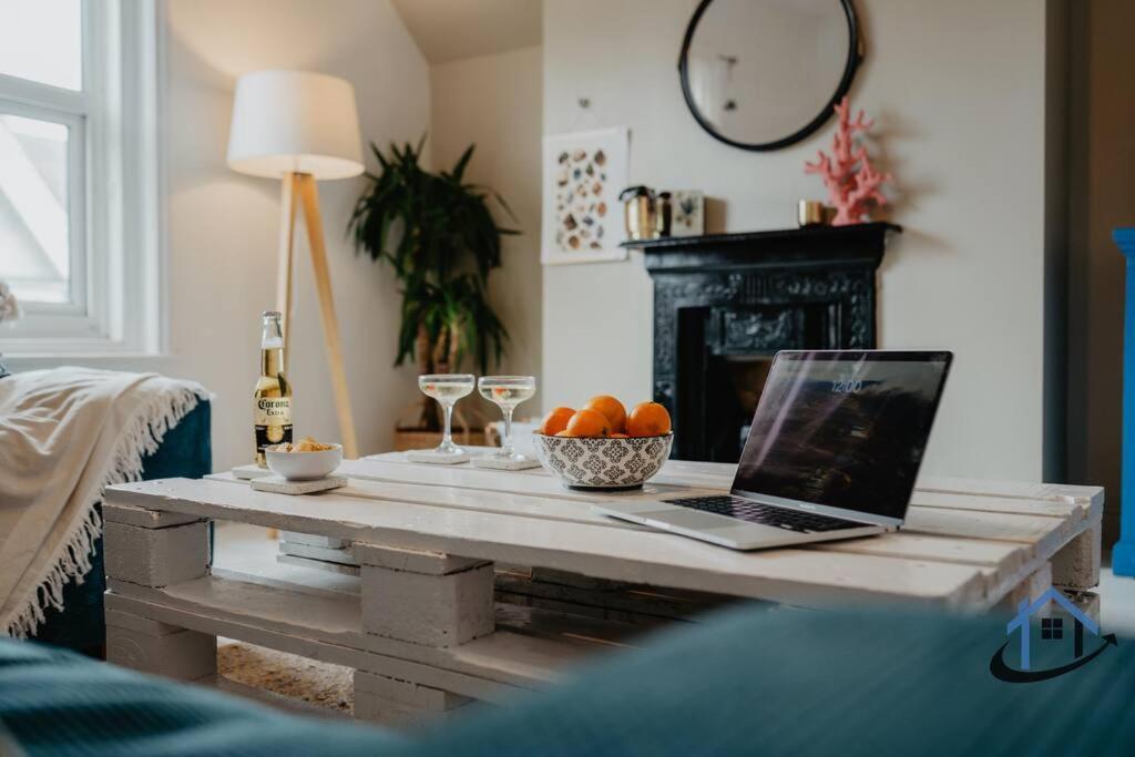 Indigo Snug - Gorgeous 2 Bed Flat In The Heart Of 克罗默 外观 照片