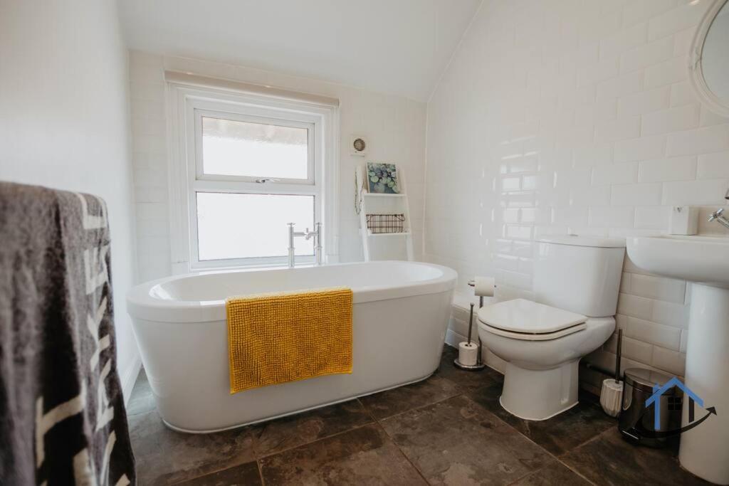 Indigo Snug - Gorgeous 2 Bed Flat In The Heart Of 克罗默 外观 照片