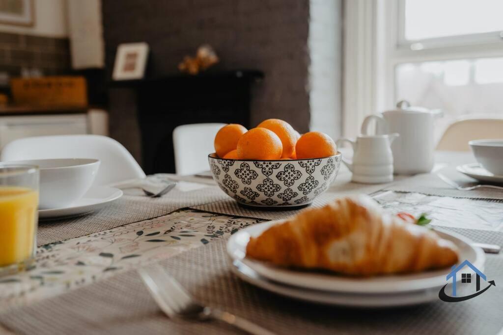 Indigo Snug - Gorgeous 2 Bed Flat In The Heart Of 克罗默 外观 照片